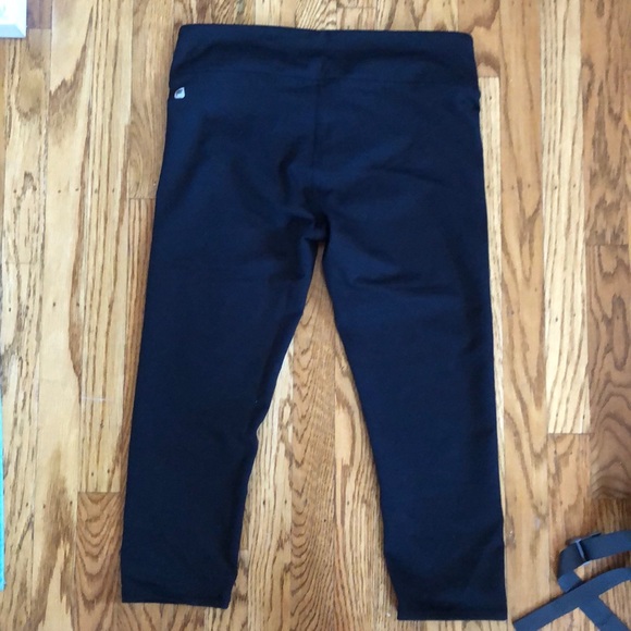 Fabletics cropped leggings - Picture 2 of 3